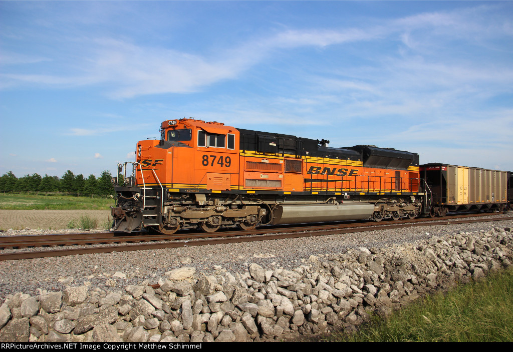 BNSF 8749 - DPU